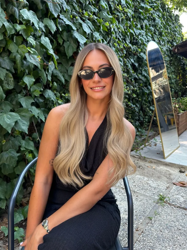 Salon dışı çekim, sarı dalgalı uzun saç